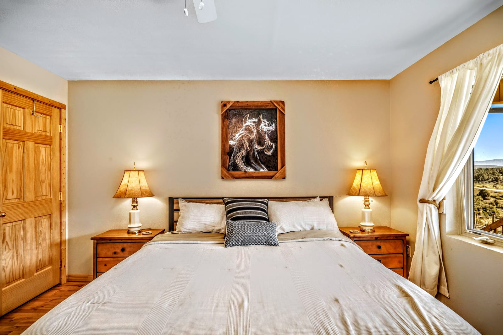 King bedroom · headboard