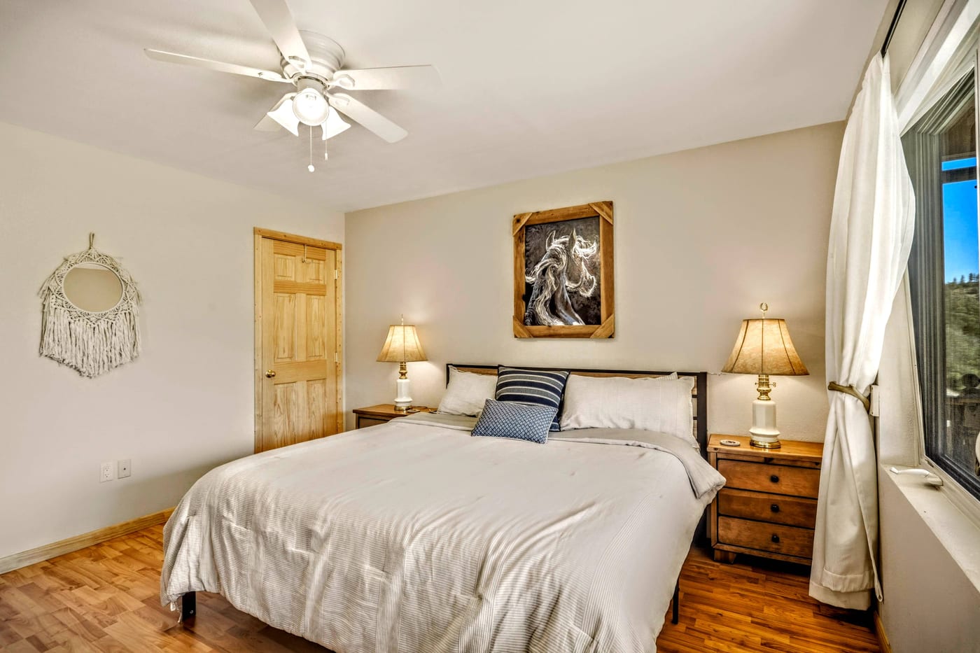 King bedroom · macramé wall